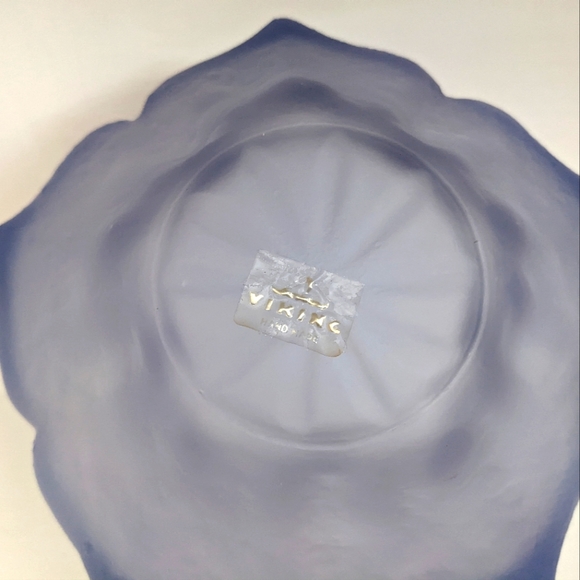 Vintage Viking Glass Lotus Bowl – Amethyst Purple Mid-Century Decor - Picture 5 of 5